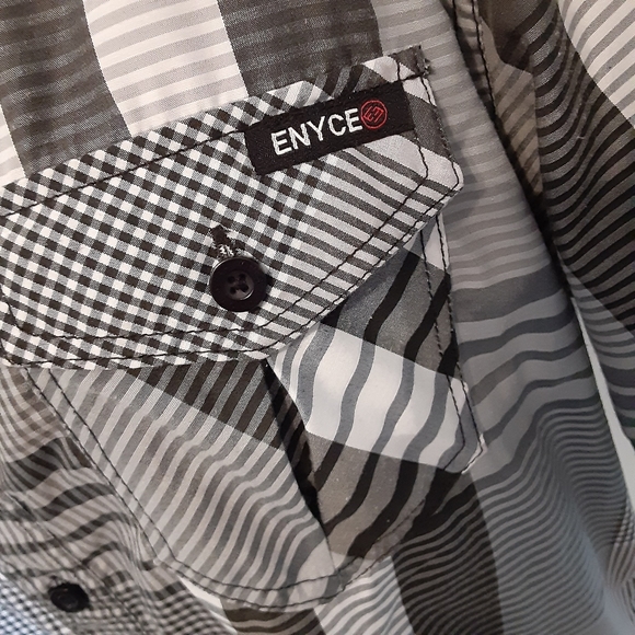 ENYCE CASUAL BUTTON DOWN SHIRT - Picture 3 of 8